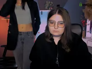 cherry-hugs's Live Sex Cam Show