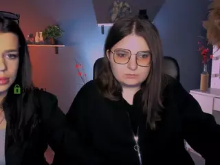 cherry-hugs's Live Sex Cam Show