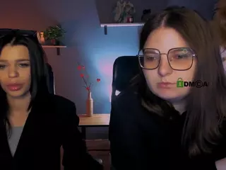 cherry-hugs's Live Sex Cam Show