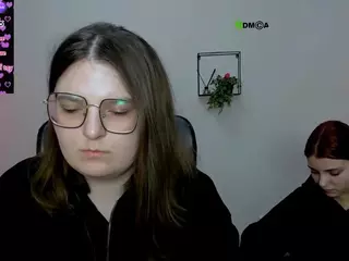 cherry-hugs's Live Sex Cam Show