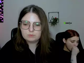 cherry-hugs's Live Sex Cam Show