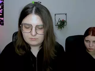 cherry-hugs's Live Sex Cam Show