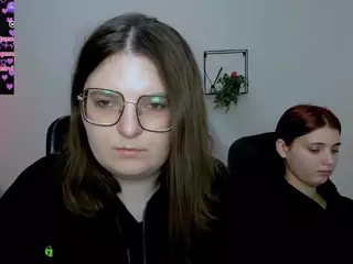 cherry-hugs's Live Sex Cam Show
