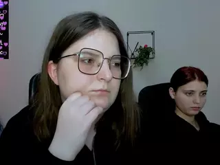 cherry-hugs's Live Sex Cam Show
