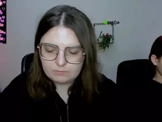 cherry-hugs's Live Sex Cam Show