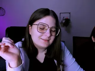 cherry-hugs's Live Sex Cam Show