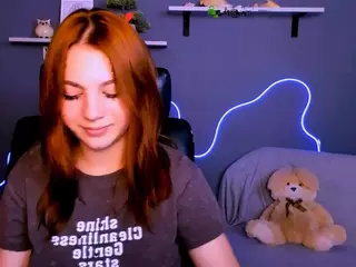cherry-hugs's Live Sex Cam Show