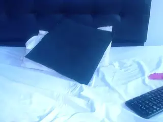 Fantasy-maker21's Live Sex Cam Show
