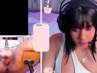 GinaKurt's Live Sex Cam Show