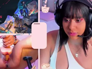 GinaKurt's Live Sex Cam Show