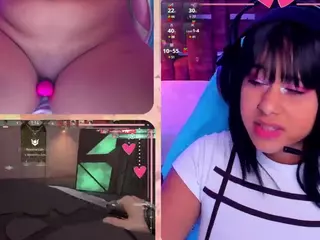 GinaKurt's Live Sex Cam Show
