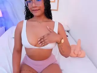kyliegomez1's Live Sex Cam Show