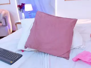 kyliegomez1's Live Sex Cam Show
