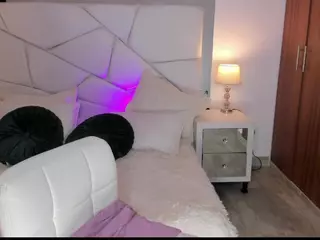 lisa-logan's Live Sex Cam Show
