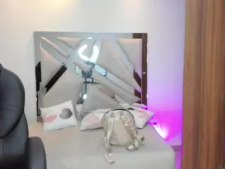 lisa-logan's Live Sex Cam Show