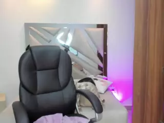 lisa-logan's Live Sex Cam Show