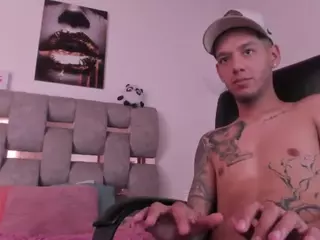 paradisehots's Live Sex Cam Show
