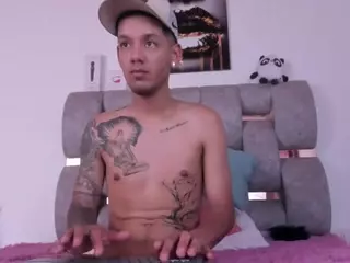 paradisehots's Live Sex Cam Show