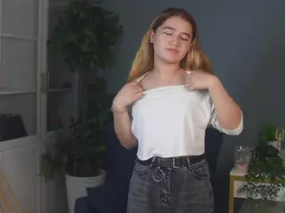 Peggy's Live Sex Cam Show