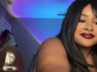 Thevalenciarose's Live Sex Cam Show