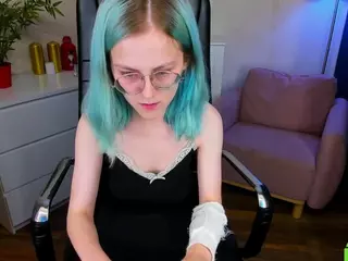 Unreal-Ellie's Live Sex Cam Show