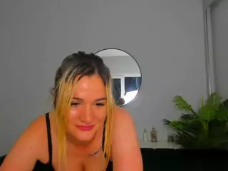 Brianna-Velvet's Live Sex Cam Show