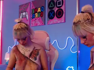 Daphne Simons's Live Sex Cam Show