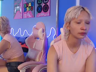 Daphne Simons's Live Sex Cam Show