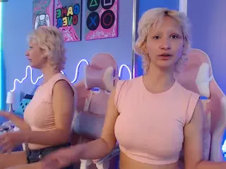 Daphne Simons's Live Sex Cam Show
