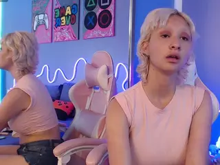 Daphne Simons's Live Sex Cam Show