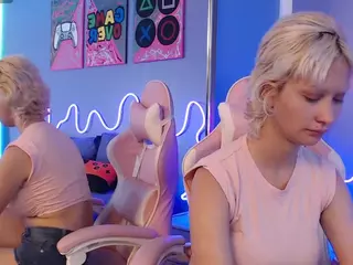 Daphne Simons's Live Sex Cam Show