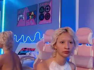 Daphne Simons's Live Sex Cam Show
