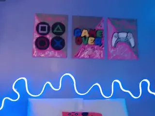 Daphne Simons's Live Sex Cam Show