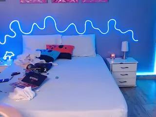 Daphne Simons's Live Sex Cam Show