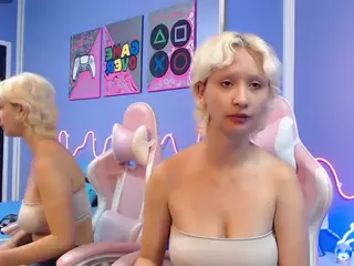 Daphne Simons's Live Sex Cam Show
