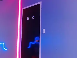 Daphne Simons's Live Sex Cam Show
