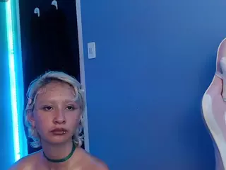 Daphne Simons's Live Sex Cam Show