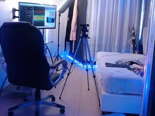 Daphne Simons's Live Sex Cam Show