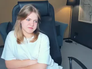 EasterHaimes's Live Sex Cam Show