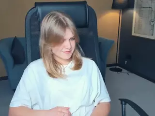 EasterHaimes's Live Sex Cam Show