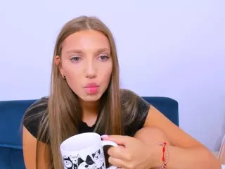 EmmaDarling69's Live Sex Cam Show
