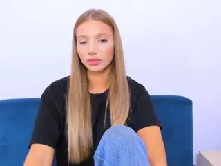 EmmaDarling69's Live Sex Cam Show