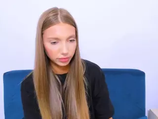 EmmaDarling69's Live Sex Cam Show