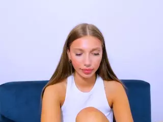 EmmaDarling69's Live Sex Cam Show