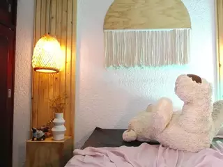 IndiiraVibes's Live Sex Cam Show
