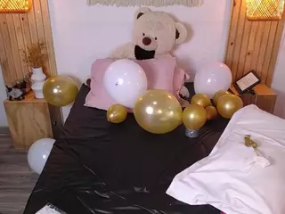 IndiiraVibes's Live Sex Cam Show