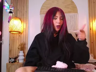 IndiiraVibes's Live Sex Cam Show