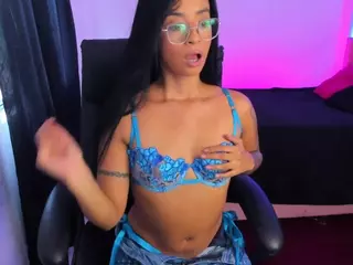 lau-fernandez's Live Sex Cam Show