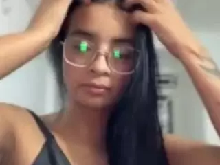 lau-fernandez's Live Sex Cam Show