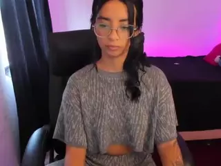 lau-fernandez's Live Sex Cam Show